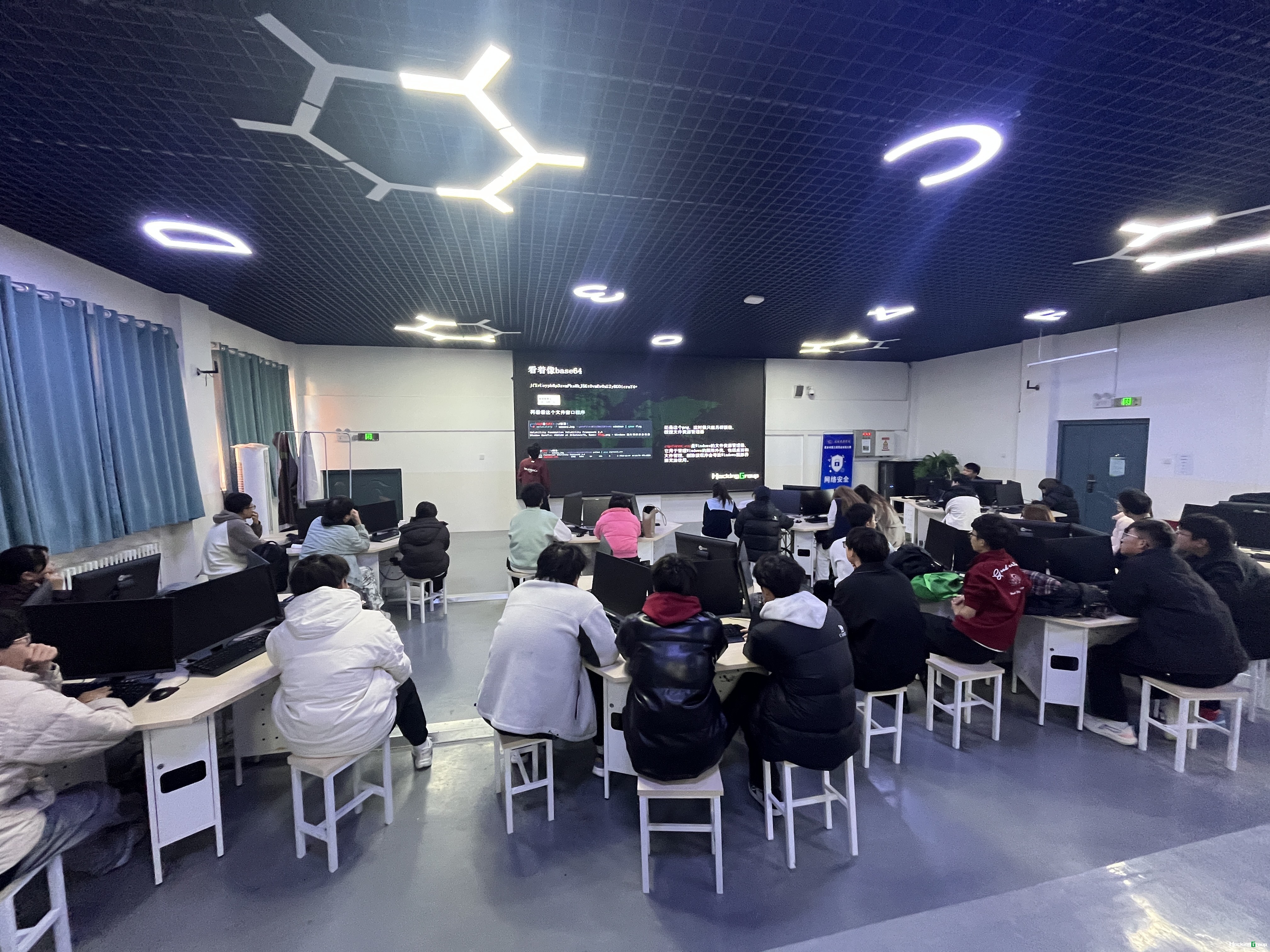 20251115 2025年全国大学生信息安全竞赛（新疆赛区）新疆农业职业技术大学赛前培训 (20).JPG